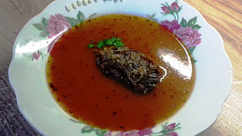 Rajská polévka s pečeným hovězím žebrem a písmenky