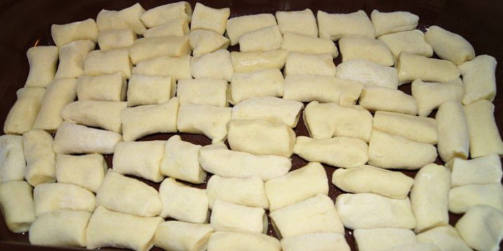 Špalíčky z Pece pod Čerchovem – bramborová pochoutka (Špalíčky před pečením)
