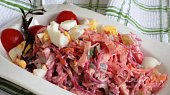 Syrová zelenina v bramborovém salátě