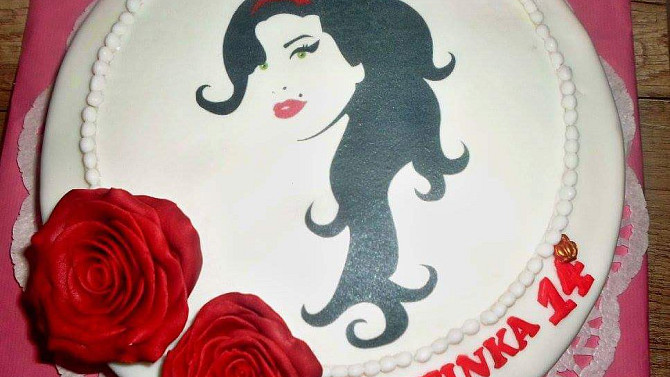 Dort s Amy Winehouse (Amy Winehouse cake), Dort Amy Winehouse,  Amy Winehouse cake 