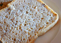 Kváskový chleba se syrovátkou a lněným semínkem