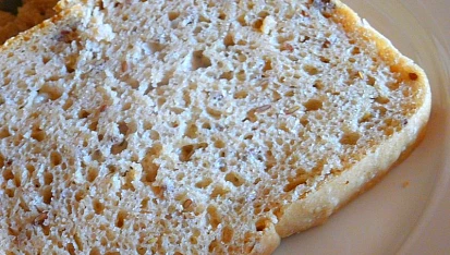 Kváskový chleba se syrovátkou a lněným semínkem