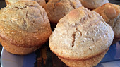 Ořechové muffiny se skořicí