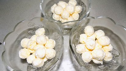 Ovocný pohár s tvarohovými kuličkami se Zlatým klasem