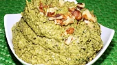 Pesto z kadeřávku s vlašskými ořechy