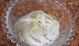 Salát z cibule
