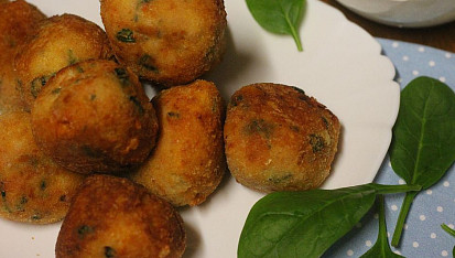 Šunkové kuličky s mozzarellou a špenátem
