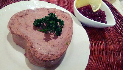 Kořeněná paštika se zeleným pepřem a domácím sádlem