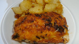 Křupavé kuřecí roládky s vůní česneku a plněné šunkou