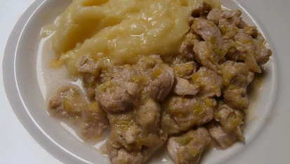 Kuřecí nudličky na pórku