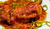 Pečená kuřecí stehna s uzenou chutí a vůní s omáčkou "BALTI"