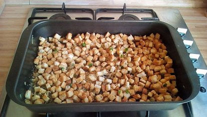 Rajčatová polévka  ,,minestrone" s krutony