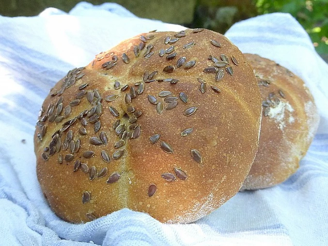 Raženky (žemličky) s černým pivem Raženky (žemličky) s černým pivem