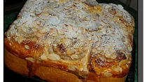 Šneky s tvarohem a ořechy
