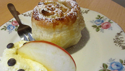 Štrůdlové muffiny s vanilkovým krémem