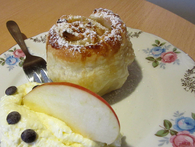 Štrůdlové muffiny s vanilkovým krémem