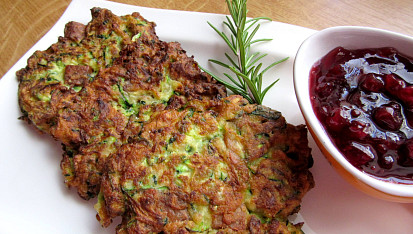 Tempeh cuketové placičky s brusinkami