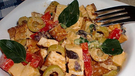 Tofu salát s olivami