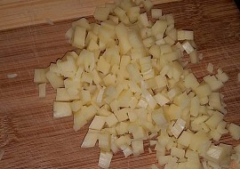 Kuřecí nudličky ´´na rychlo´´ s těstovinami (nakrájený sýr přidáme k masu)