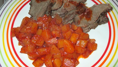 Pečené jehněčí s bramborami