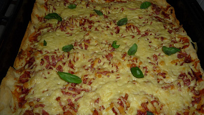 Pizza na celý plech