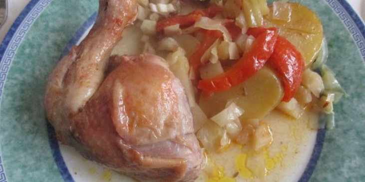 Plněné kuře na zelenině s brambory