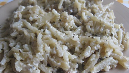 Špagety se žampiony, Před posypáním parmezánem.