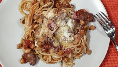 Kuřecí linguine s cizrnou a rajčaty, Kuřecí linguine s cizrnou a rajčaty