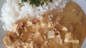 Kuřecí nudličky se žampiony, sušenými rajčaty a schwarzwaldskou šunkou