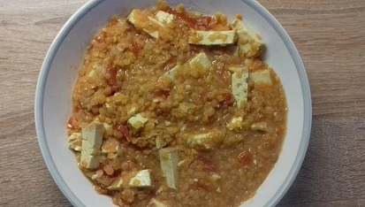 Červená čočka s uzeným tofu a rajčaty, Červená čočka s uzeným tofu, rajčaty