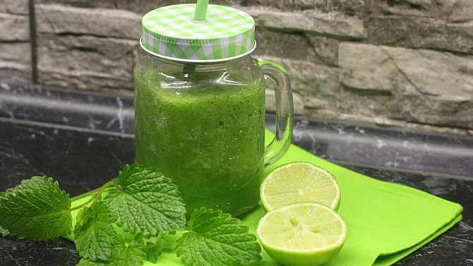 Jarní vzpruha - zelené smoothie z mladého osení