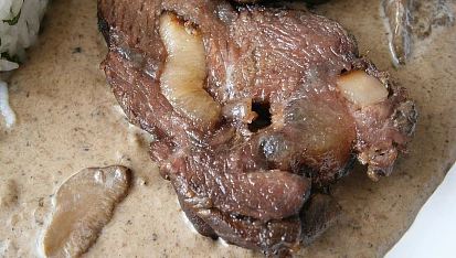 Kančí v hříbkovém krému, v pomalém hrnci