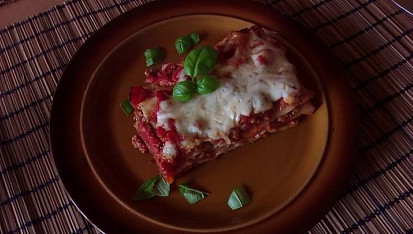 Lasagne zapečené s rajčaty a mletým masem