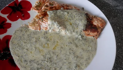 Losos na másle s koprovou omáčkou