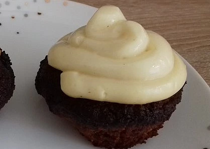 Mandlové muffiny s pudinkovým krémem (dietní)
