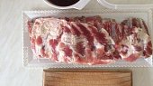 Nakládaná vepřová žebírka pečená v marinádě
