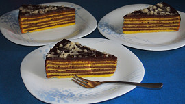 Pruhovaný dort, postupně pečený