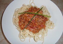 Rajčatová omáčka s tuňákem na špagety