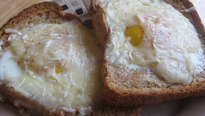 Toasty s volským okem a hermelínem