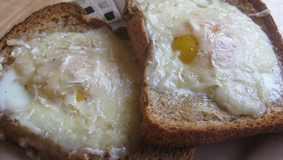 Toasty s volským okem a hermelínem