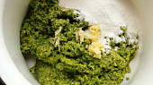 Brokolicový koláč s mrkvovou pomazánkou