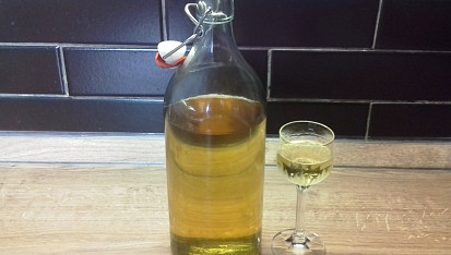 Domácí becherovka