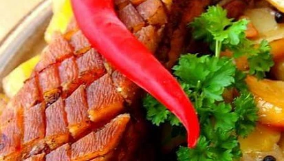 Pomalu pečený vepřový bok s chilli