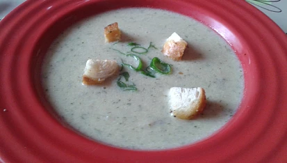 Žampionová polévka s krutonky