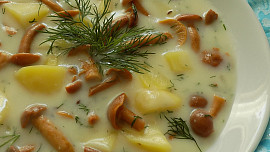 Brynzová polévka s houbami a koprem