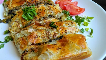 Listový závin s čočkou s kapary,  slaninou a vejci
