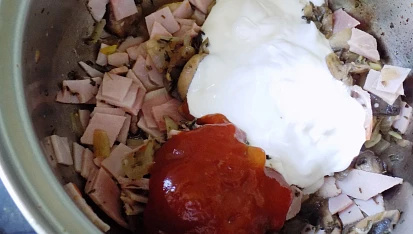 Provensálské nudle se šunkou a žampiony