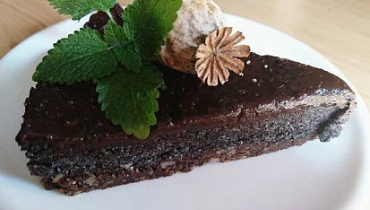Raw makový cheesecake