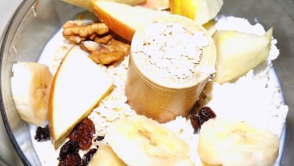 Smoothie "Jablíčkové s rozinkami, oříšky a skořicí" pro maivu