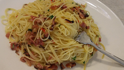 Spaghetti aglio olio e peperoncino